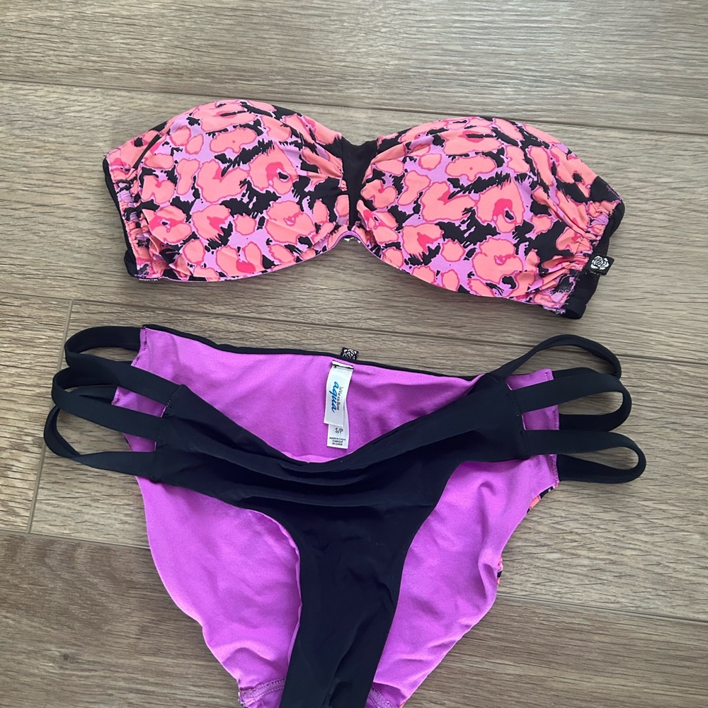 Bikini - Picture 2 of 4